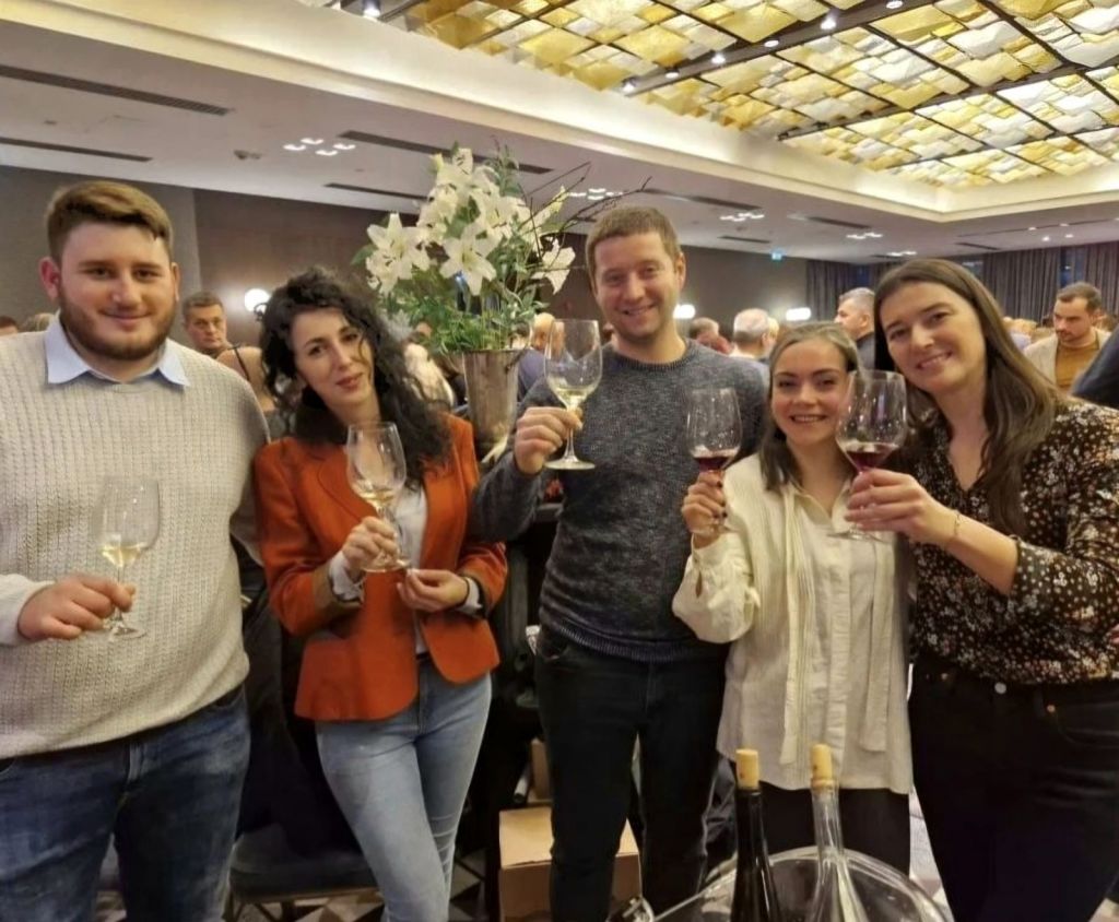 Marko, Jelena, Nemanja, Smiljana i Kristina iz pivnica i vinarija Tenuta Est, Zagorac, Butke, Raj i Dalia